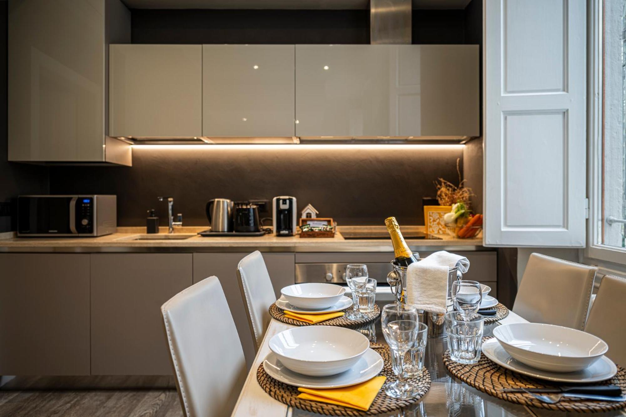 Cherubini Palace Thematic Apartment Florence Luaran gambar